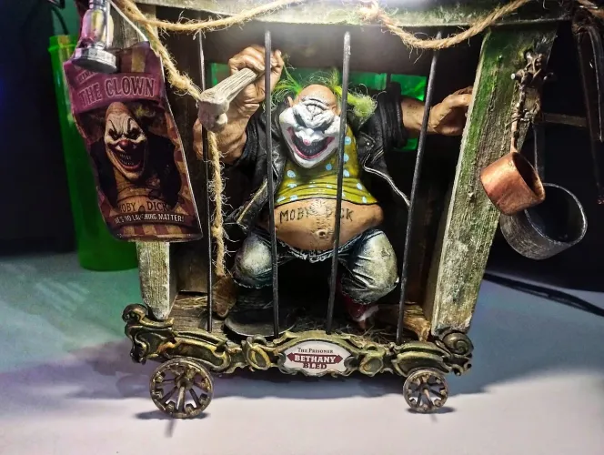Figure Clown Freak Show ( Custom Infernal Parade)