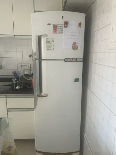 Geladeira Brastemp usada e funcionando bem