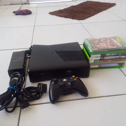 Vende- se Xbox 360 slim ler a descrição!!!