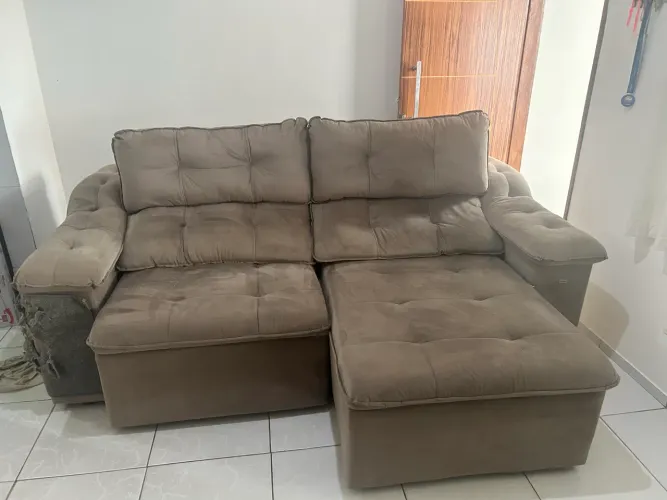 Sofá retrátil 3 lugares usado