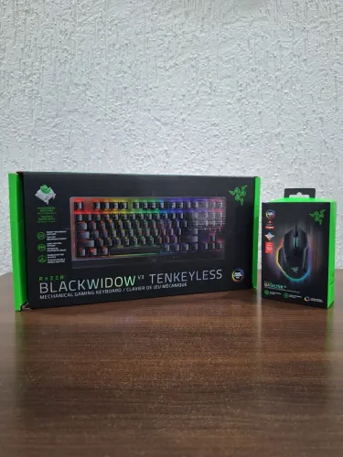 Kit Razer Teclado Blackwidow + Mouse Basilik