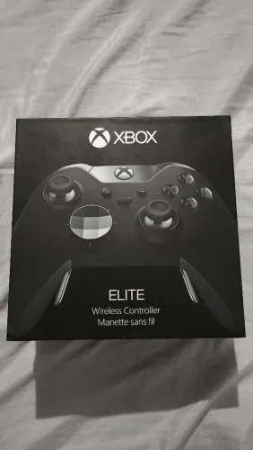 Controle Xbox Elite leia o anúncio