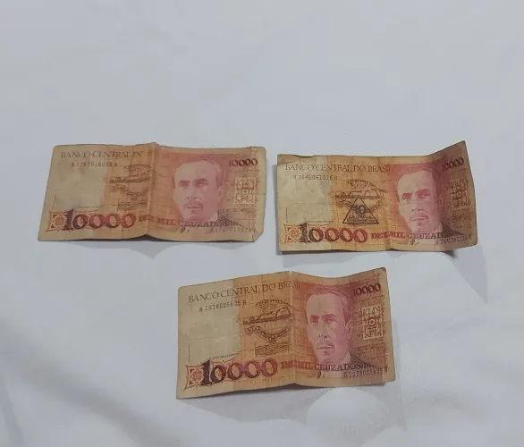 3 cédulas brasileira antiga de 10.000 Cruzados