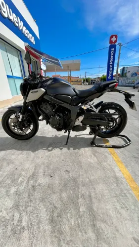 Honda CB 650r 2024 impecável