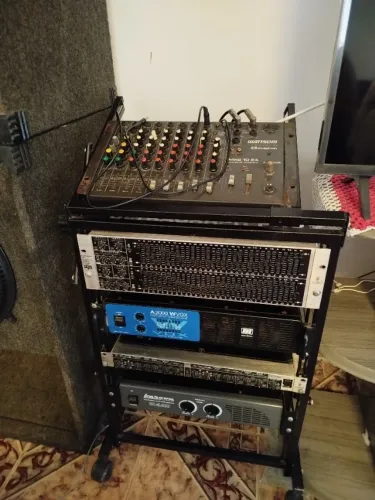 Equipamento de som Residencial, super potente.