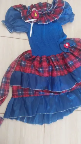 Vestido e saia de festa junina 
