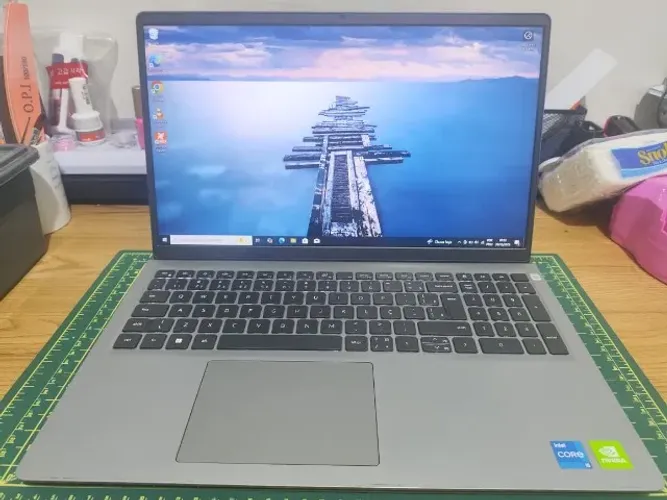 Notebook Dell Vostro i5 12°Geração, 16gb Ram, SSD 256gb, MX 550 Dedicada, Tela Full HD