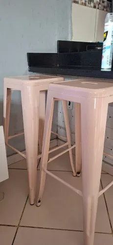 Vende se 2 Banquetas