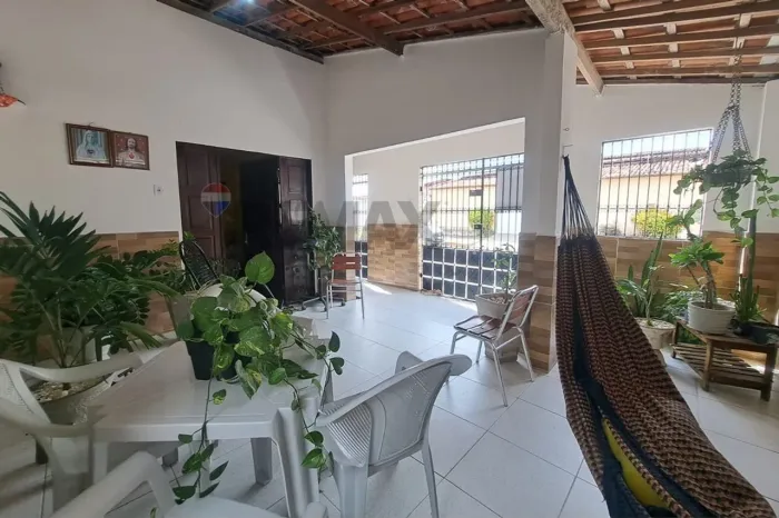 MORE E GERE RENDA! CASA COM 216M² + CASA ANEXA EM LAGOA AZUL