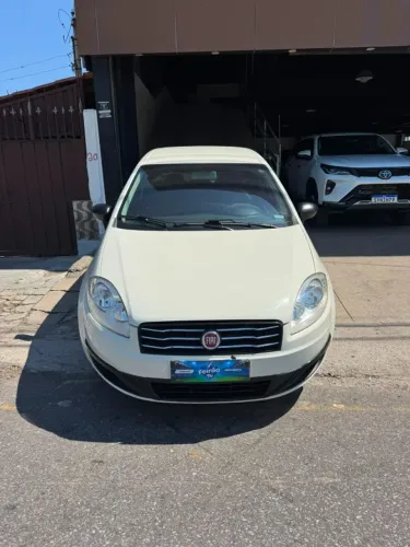 Fiat Linea Essence 1.8 Flex 16V 4P 2016