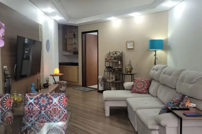 APARTAMENTO MOBILIADO, AQUECIMENTO À GÁS, ÓTIMA LOCALIZAÇÃO, EM FRENTE AO SUPER MUFATTO E