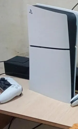 Ps5 Slim 2 controle semi-novo pouco uso