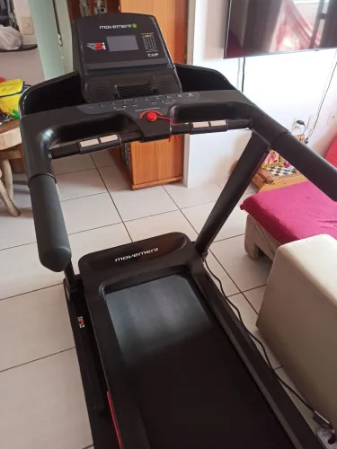 Esteira elétrica Movement R5i 220v