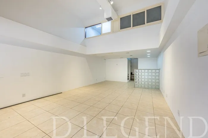 - Loja em galeria na Carazinho