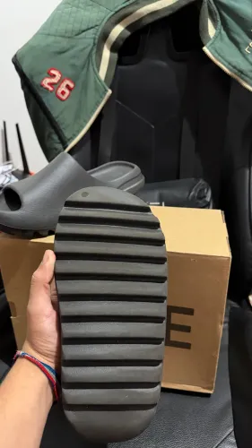 Yeezy Slide OG