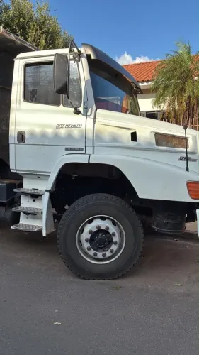 Caminhão caçamba LK 2638 á venda