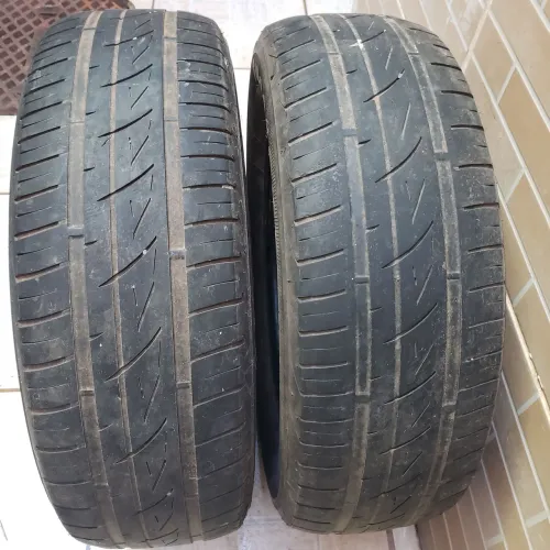 Par de pneus Firestone F-600 205/65/R15 94T usados!