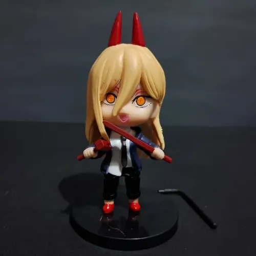 Estatueta em PVC Power A Infernal do Sangue Chainsaw Man 10,5cm Com Base