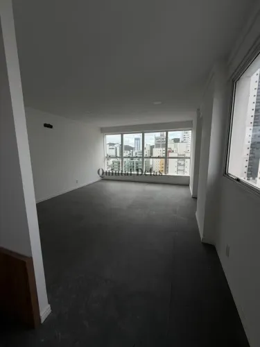 Salão comercial para alugar no bairro Pioneiros - Balneário Camboriú/SC