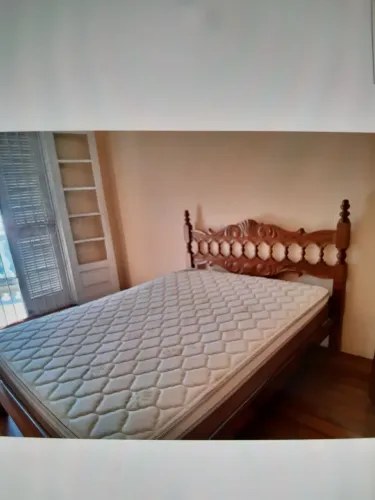 Cama de casal, com colchão 