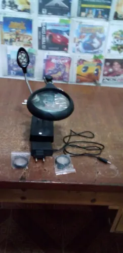 Lupa de mesa bancada com leds garras com suporte para o ferro de solda