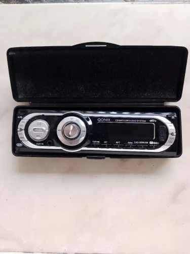 Autorradio QONIX