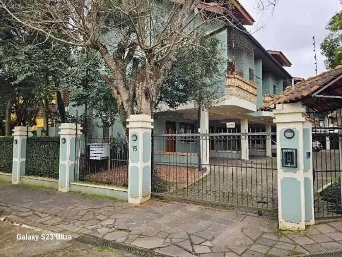 Casa Condominio em Porto Alegre, no bairro Ipanema, com 3 dormitório(s), e 3 banheiros, à