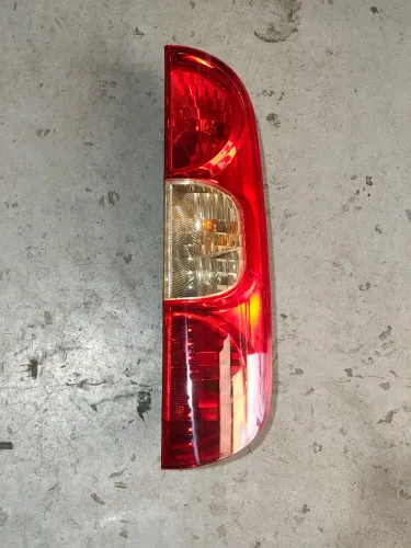Lanterna direita Fiorino Doblo 2010 a 2022