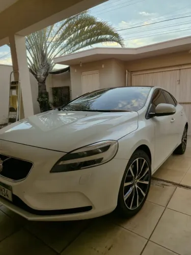 Volvo V40 T-4 Momentum 2.0 Aut. 2019