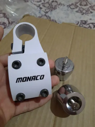 Mesinha Mônaco com brinde