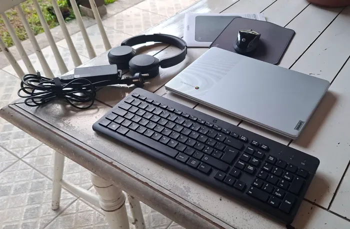 Vendo notebook lenovo chromebook.