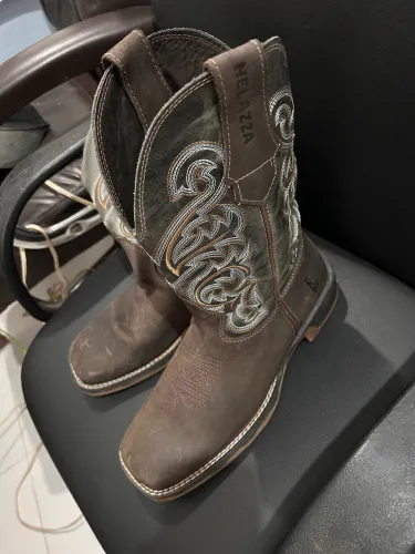 Bota helazza bico quadrado