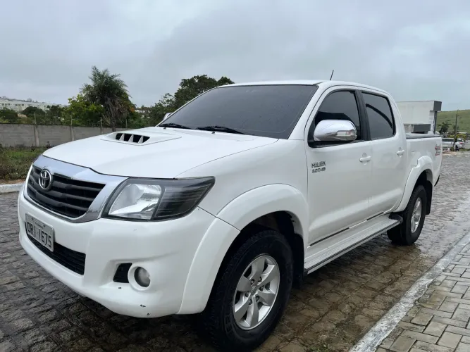 Toyota Hilux CD SRV D4-d 4X4 3.0 TDI Diesel AUT 2014