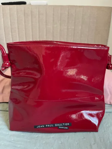 Bolsa jean paul gaultier cereja em verniz