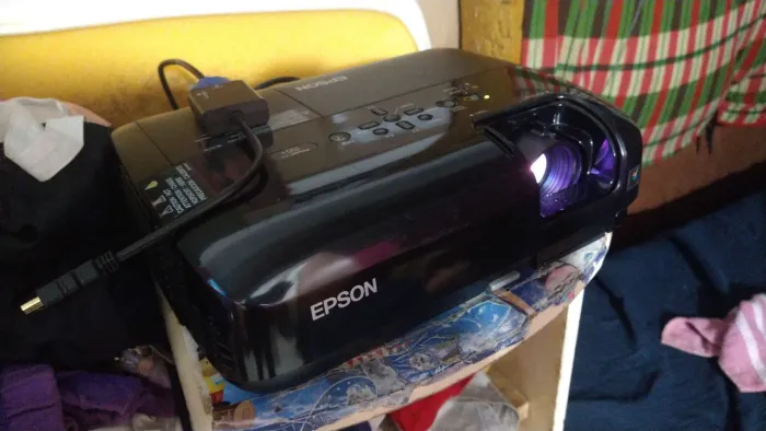 Projetor data show Epson s6+ pronto pra usar