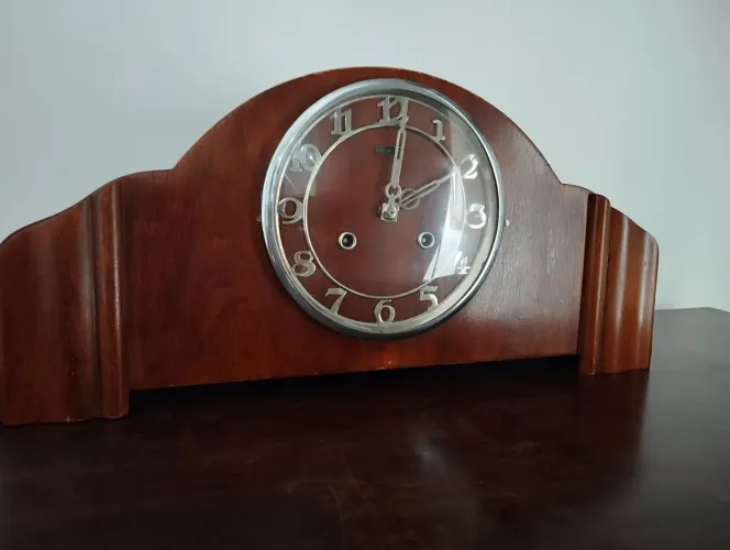 Relógio de mesa antigo