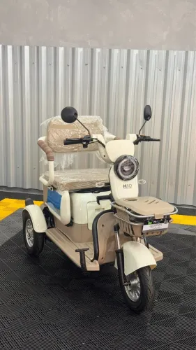 Triciclo Elétrico Care Bluetooth 
