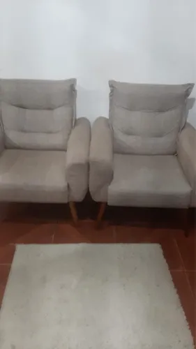 ? Vendo 2 Poltronas Estofadas - Excelente Estado