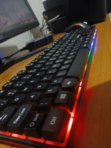 Teclado Gamer Bluecase RGB - Semi Mecânico ?