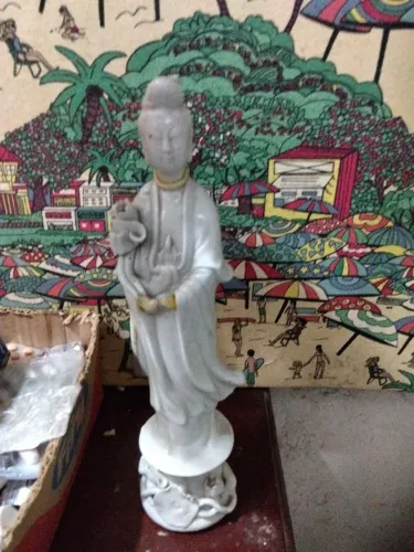 Estátua de deusa japonesa
