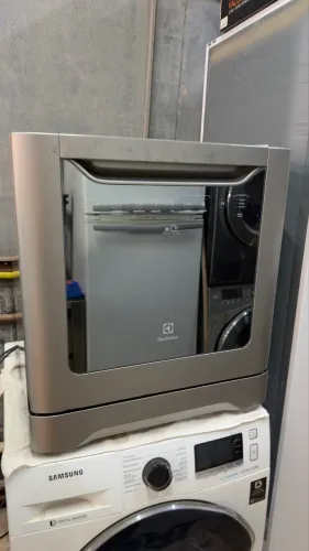 LAVA-LOUÇAS ELECTROLUX
