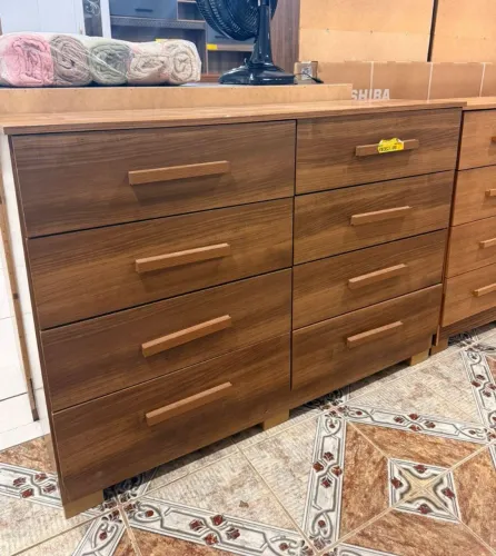 Cômoda com 8 gavetas R$699,00