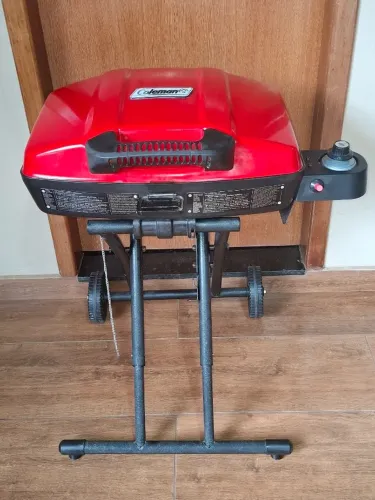 Churrasqueira A Gás Portátil Coleman Modelo 9955 - Perfeito Estado