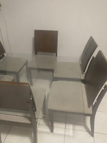 Trampo de Mesa com 6 cadeiras