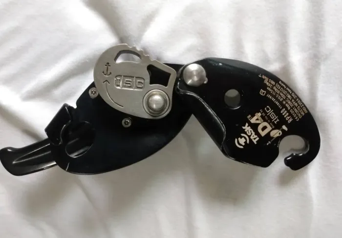 Descensor D4 Task com antipânico