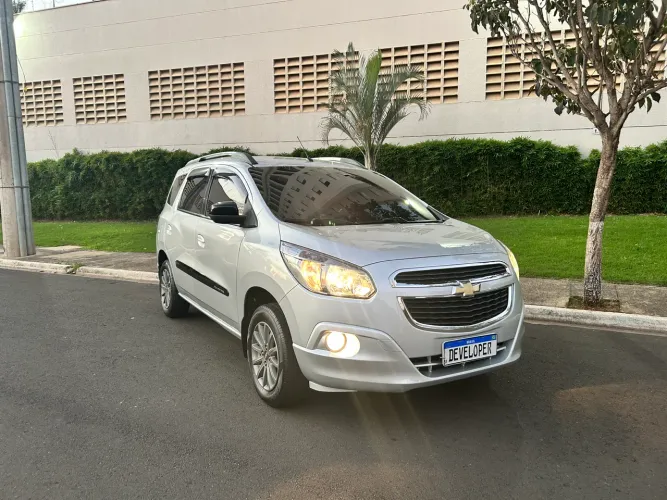 Chevrolet Spin Advantage 1.8 8V Econo.flex 5P Mec. 2015