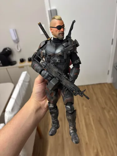 Deathstroke/ Deathknell- Ñ hot toys 