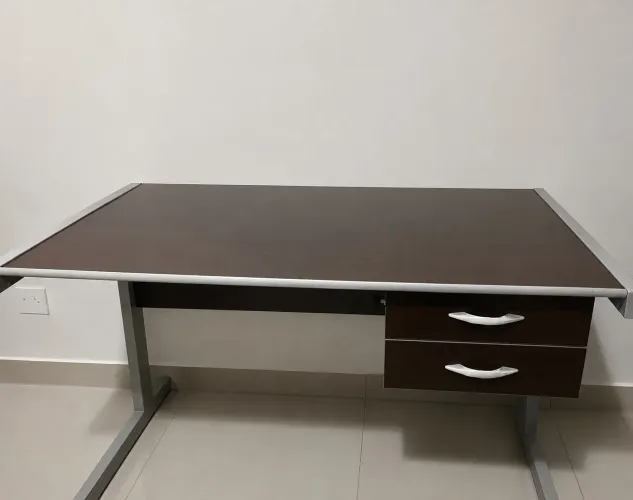 VENDO ESCRIVANINHA 