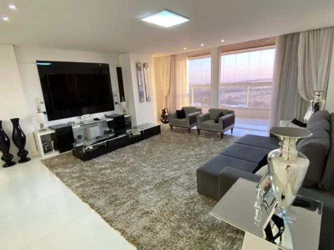 Apartamento à venda - 217m² - 3 suítes - lavabo - 4 vagas de garagem - Residencial Amazona