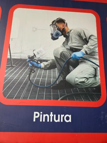 Vaga para encarregado de oficina de funilaria e pintura.